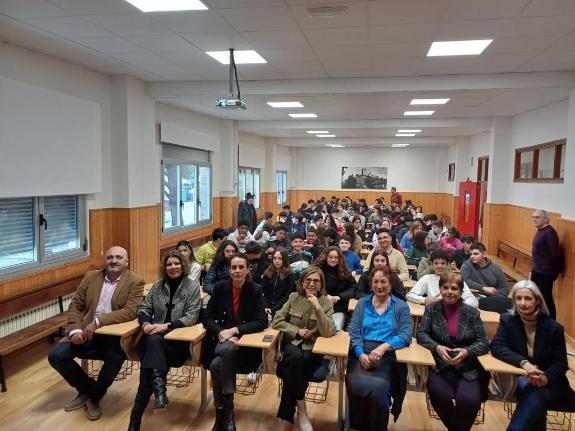 Imaxe da nova:Unha vintena de centros participan no programa Edureferentes da Xunta e Executivas de Galicia