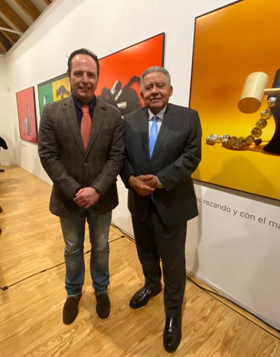 Imaxe da nova:Javier Vázquez, director da Casa de Galicia en Madrid, participa na inauguración dunha exposición na Casa de América, onde puxo de ...