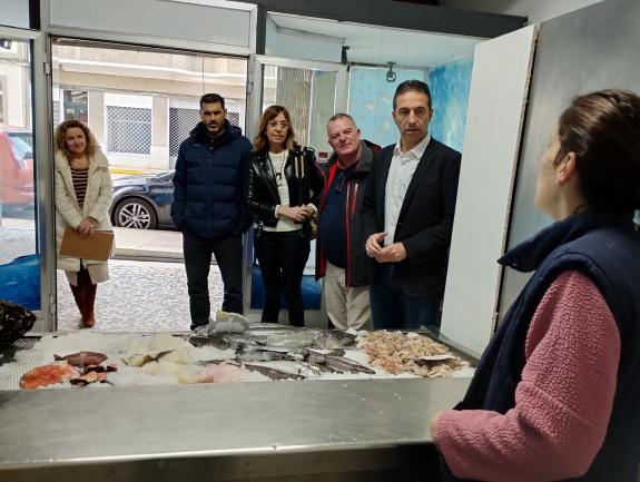 Imaxe da nova:Alfonso Villares celebra o Día mundial do pescador e destaca desde O Saviñao o traballo das peixerías para levar os mellores produt...