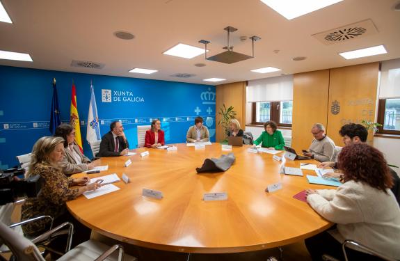 Imagen de la noticia:La Xunta propone al Ayuntamiento de Santiago un marco general de colaboración para crear 1000 plazas de aparcamiento en el H...
