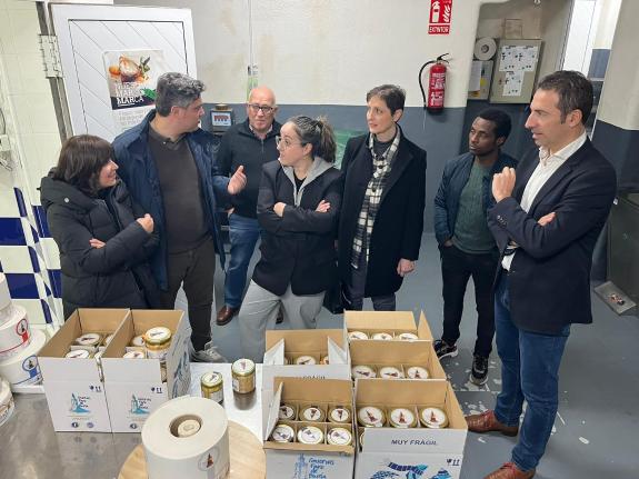 Imaxe da nova:Alfonso Villares destaca a calidade e a sustentabilidade dos productos pesqueiros como piares do sector conserveiro galego