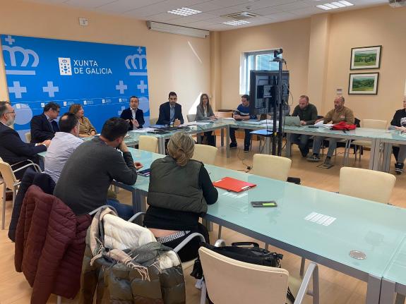 Imagen de la noticia:La Xunta se reúne con el comité de empresa de Alcoa para evaluar el estado de tramitación de los expedientes eólicos relacio...