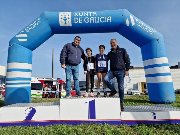 Imaxe da nova:Máis de 1.300 nenos e nenas competiron no cross provincial Xogade de Pontevedra