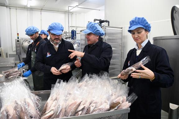 Imagen de la noticia:La Xunta ensalza el trabajo de las empresas que impulsan con sus productos a la cadena mar-industria desde las zonas del int...