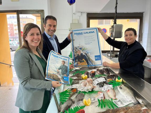Imaxe da nova:Alfonso Villares difunde en Cervo a campaña AMAR GALICIAicia que promociona a calidade, sabor e variedade do peixe e mariscos galeg...