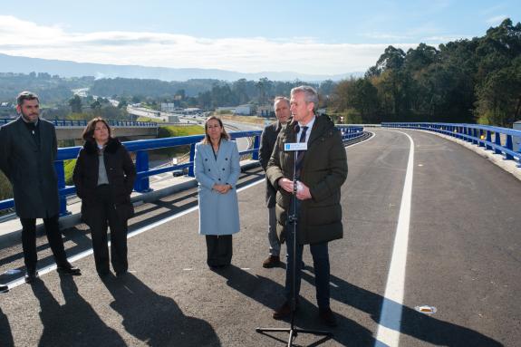Imagen de la noticia:Rueda destaca la relevancia del nuevo tramo de la autovía Tui-A Guarda para conseguir la 