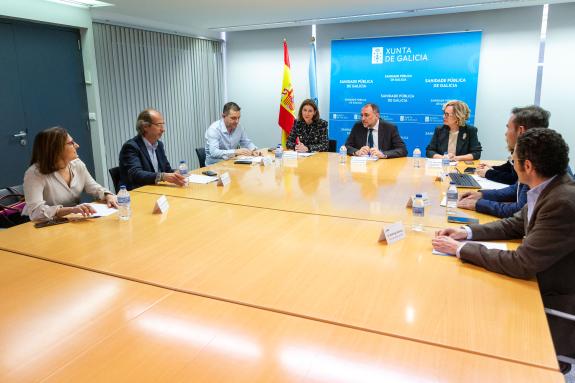 Imaxe da nova:Directivos do Sergas explican aos seus homólogos valencianos os últimos avances tecnolóxicos postos en marcha pola sanidade pública...