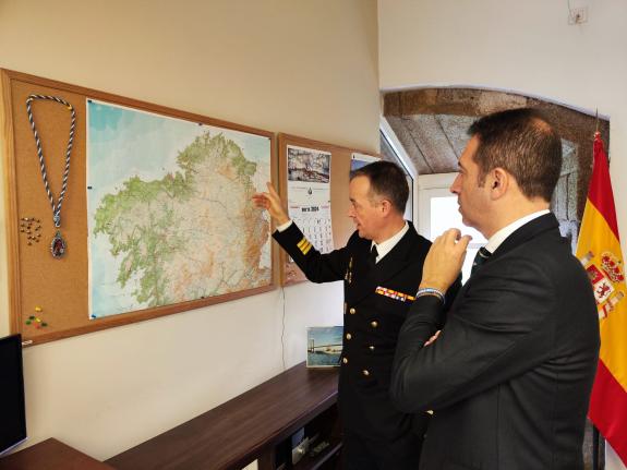 Imaxe da nova:Alfonso Villares mantén un encontro co novo comandante ao mando da Forza de Acción Marítima de Ferrol