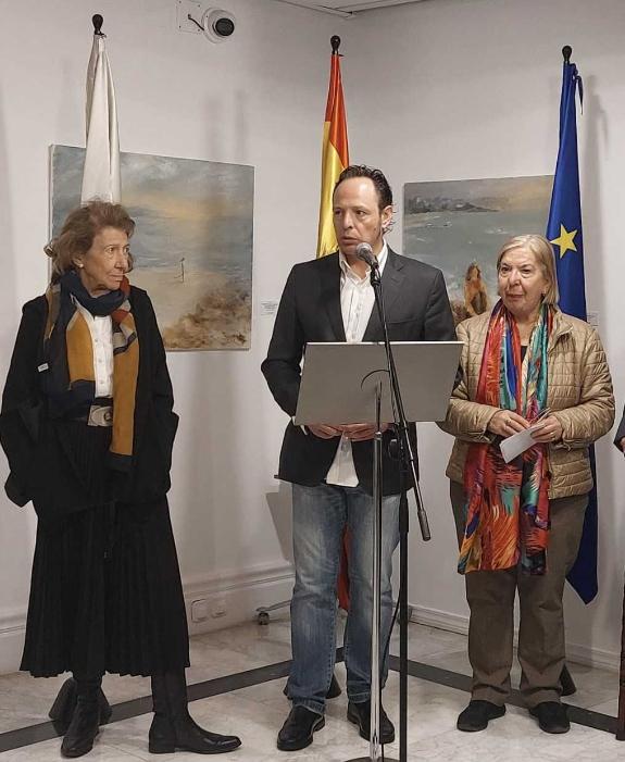 Imagen de la noticia:Kuka Bastardés inaugura en la Casa de Galicia en Madrid su exposición 'Por encima de las nubes'