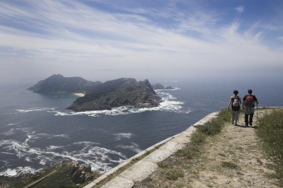 Imagen de la noticia:La Xunta destaca la contribución de las empresas del Parque Nacional marítimo-terrestre das Illas Atlánticas a que en 2023 c...
