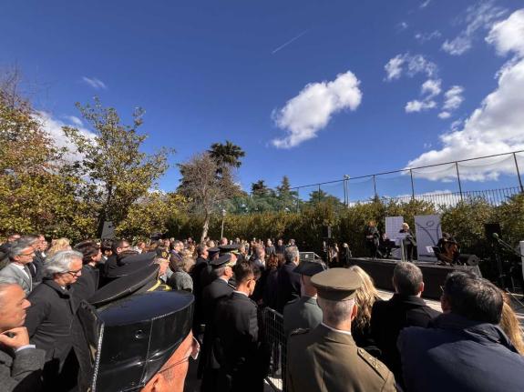 Imaxe da nova:O director da Casa de Galicia en Madrid participou na homenaxe ás vítimas do 11-M organizado no Bosque do Recordo