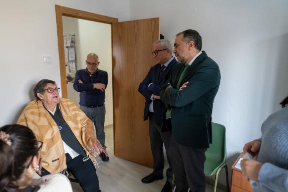 Imagen de la noticia:La Xunta subvenciona con más de 1,2 millones de euros a realización de programas de carácter sociosanitario en el ámbito de ...