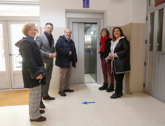 Imagen de la noticia:La Xunta mejora la accesibilidad en el IES Politécnico de Vigo con una inversión de más de 120.000 euros