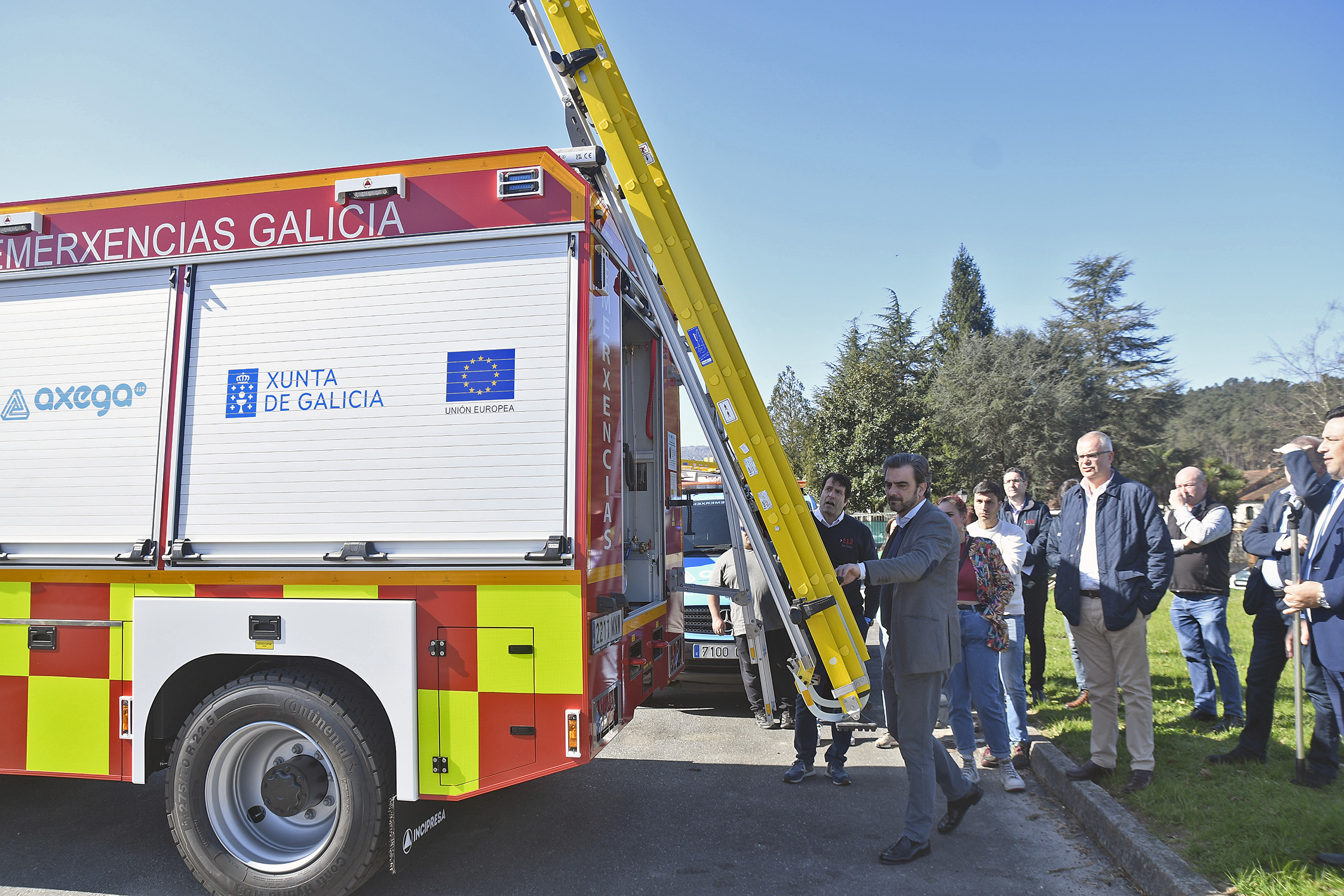 Image 1 of article A Xunta reforza o equipamento dos GES de Lobios cun furgón de servizos varios e do de Maceda cun camión autobomba