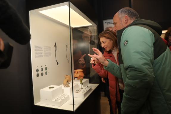 Imaxe da nova:A Xunta abre ao público o primeiro museo de arqueoloxía de Ons para dar a coñecer os restos patrimoniais atopados na illa nos últim...