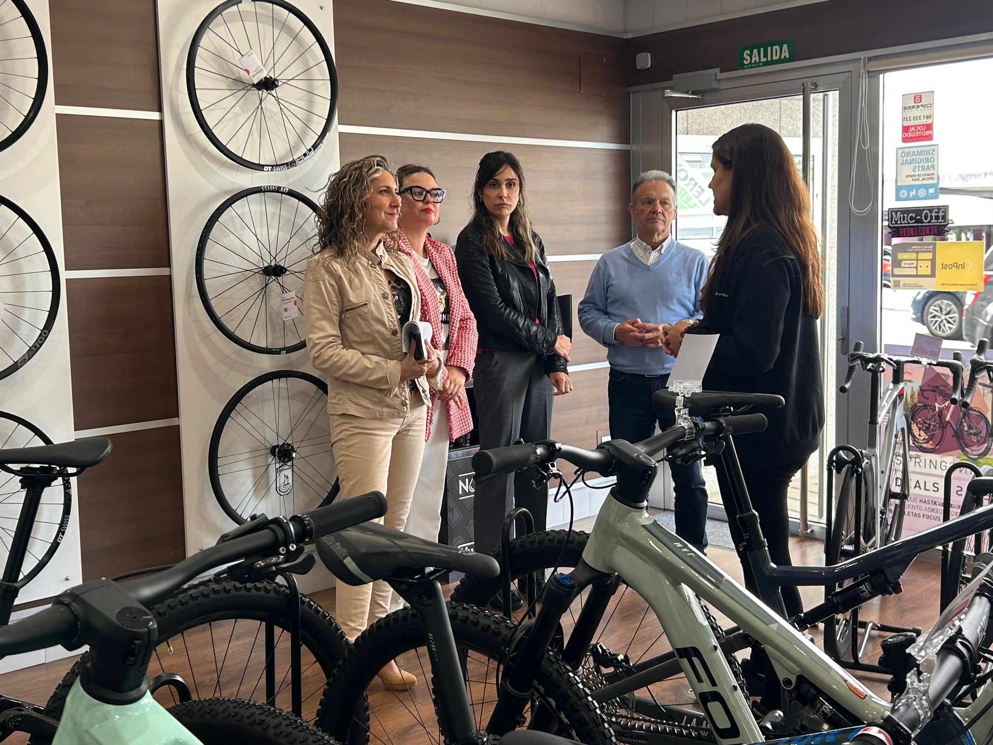 Imagen del artículo Martina Aneiros lembra que a convocatoria de axudas pra a adquisición de bicicletas eléctricas de pedaleo asistido está aberta ata o 15 de novembro