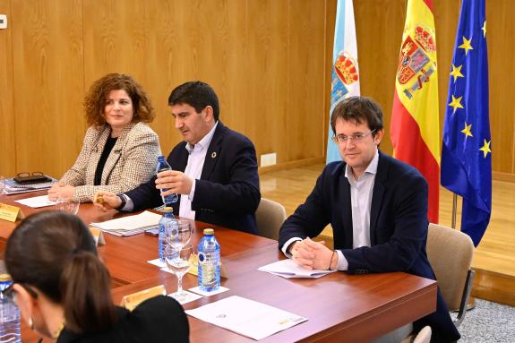 Imagen de la noticia:La Xunta apela a la colaboración entre administraciones y a la responsabilidad ciudadana para  conseguir reducir la mortalid...