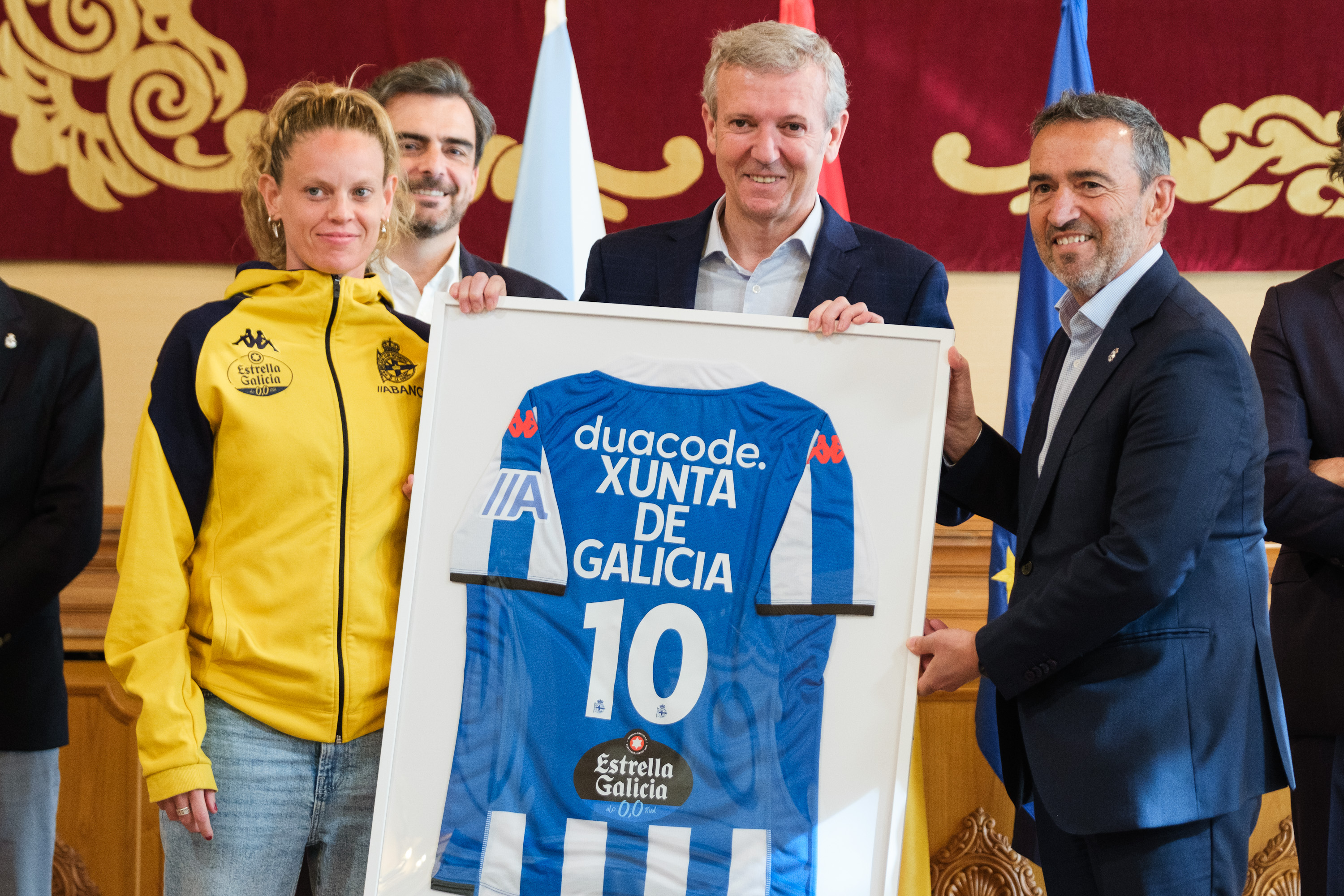 Image 2 of article Rueda recibe ás xogadoras e técnicas do Deportivo Abanca despois do ascenso