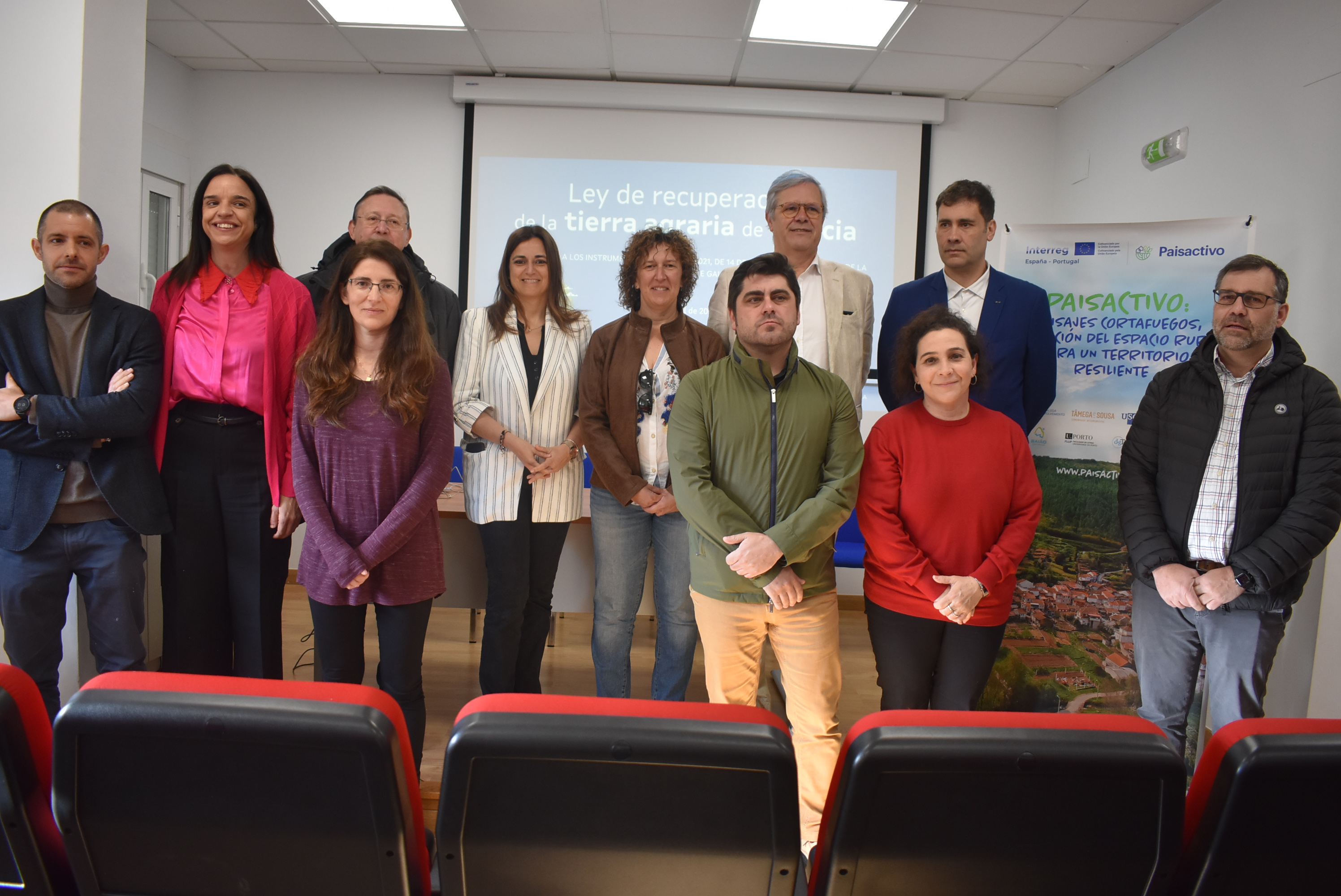 Image 0 of article A Xunta amosa a representantes de Portugal os instrumentos de recuperación de terras do concello de Riós, no marco do proxecto europeo Paisactivo