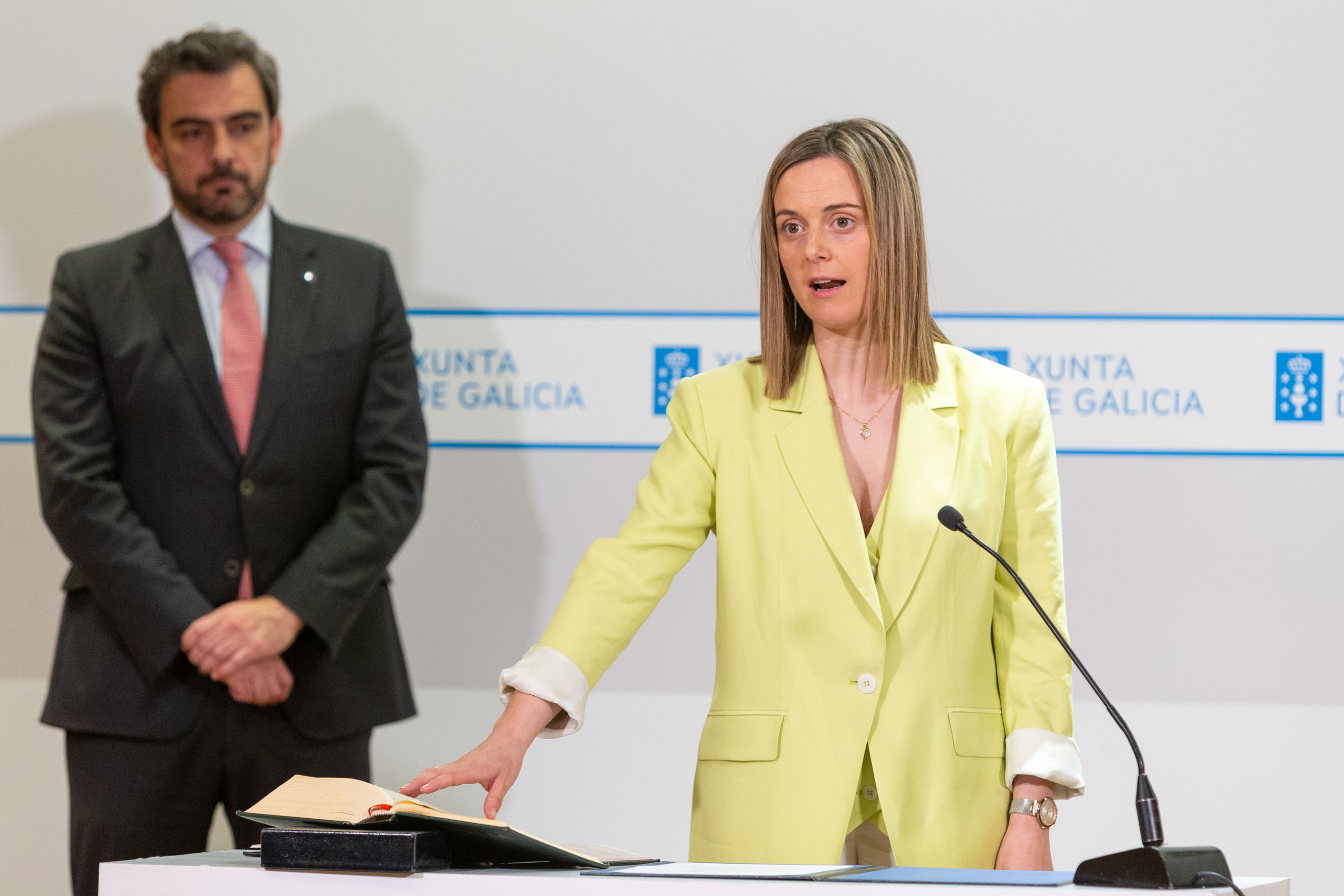 Image 1 of article Diego Calvo asiste á toma de posesión de Sandra Vázquez como directora xeral de Relacións Institucionais e Parlamentarias