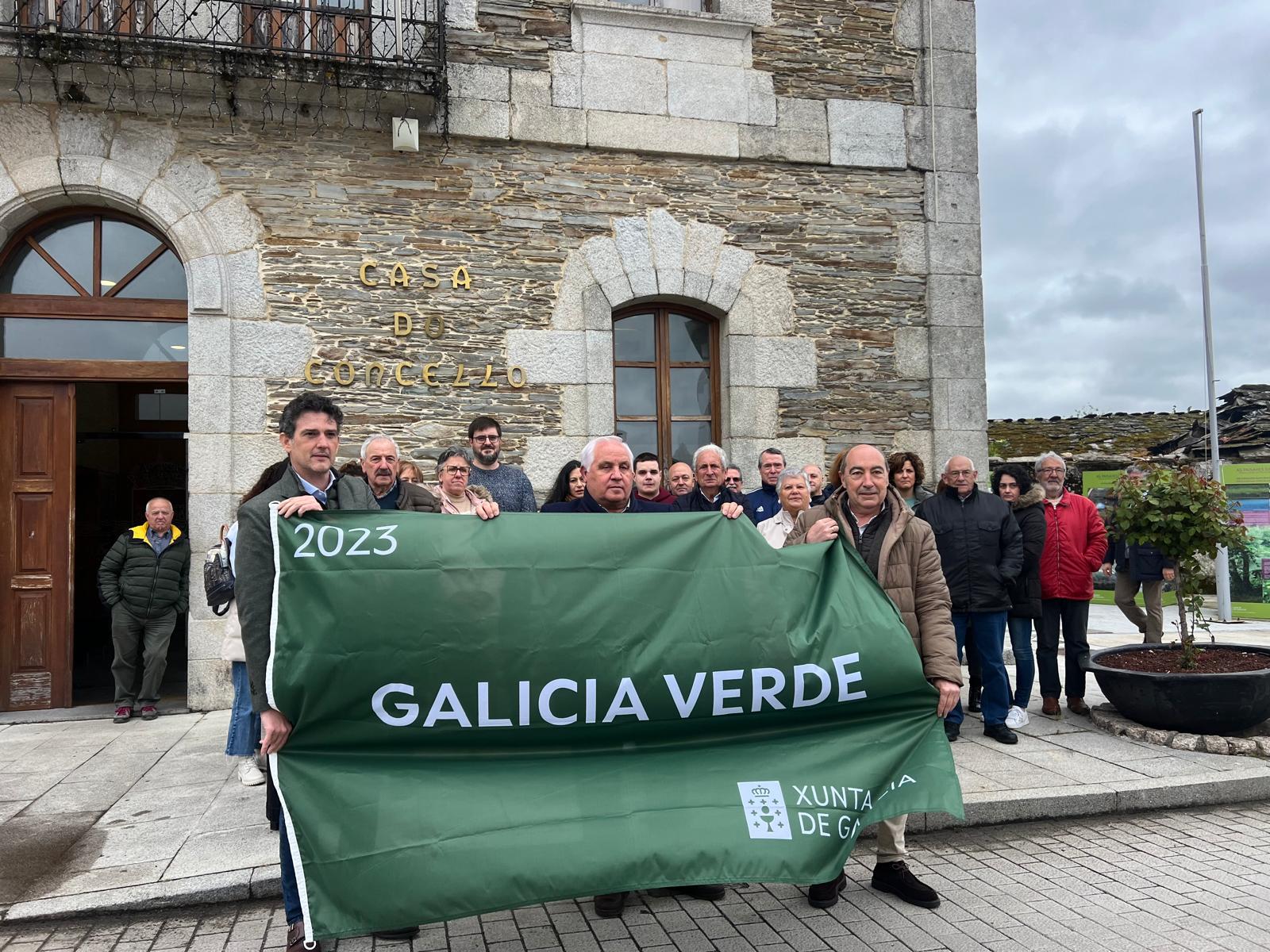 Image 0 of article A Xunta pon en valor o compromiso do concello de Outeiro de Rei co medio ambiente e a conservación da paisaxe coa concesión da bandeira verde de Galicia