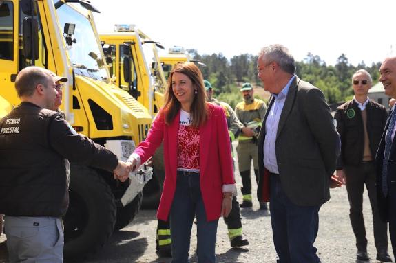 Imaxe da nova:A Xunta inviste preto de 5 M€ na adquisición de 18 novas motobombas para o persoal de loita contra os incendios forestais