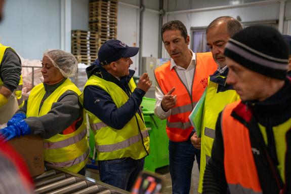 Imagen de la noticia:Villares destaca la importancia de trabajar en el refuerzo de los lazos pesqueros de Galicia con Argentina