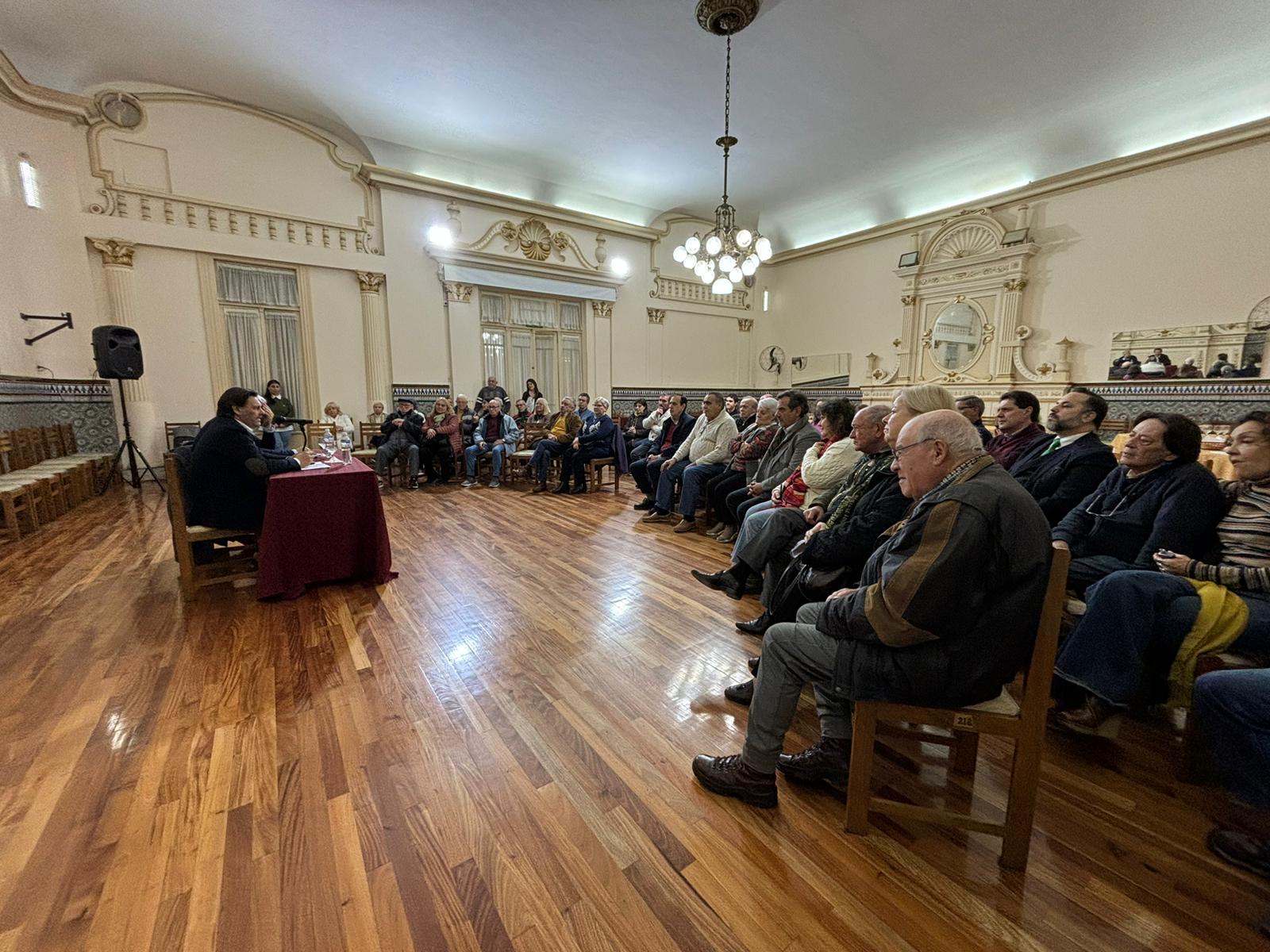 Imagen del artículo Miranda traslada unha mensaxe de permanente cercanía e normalidade aos representantes da colectividade galega na Arxentina