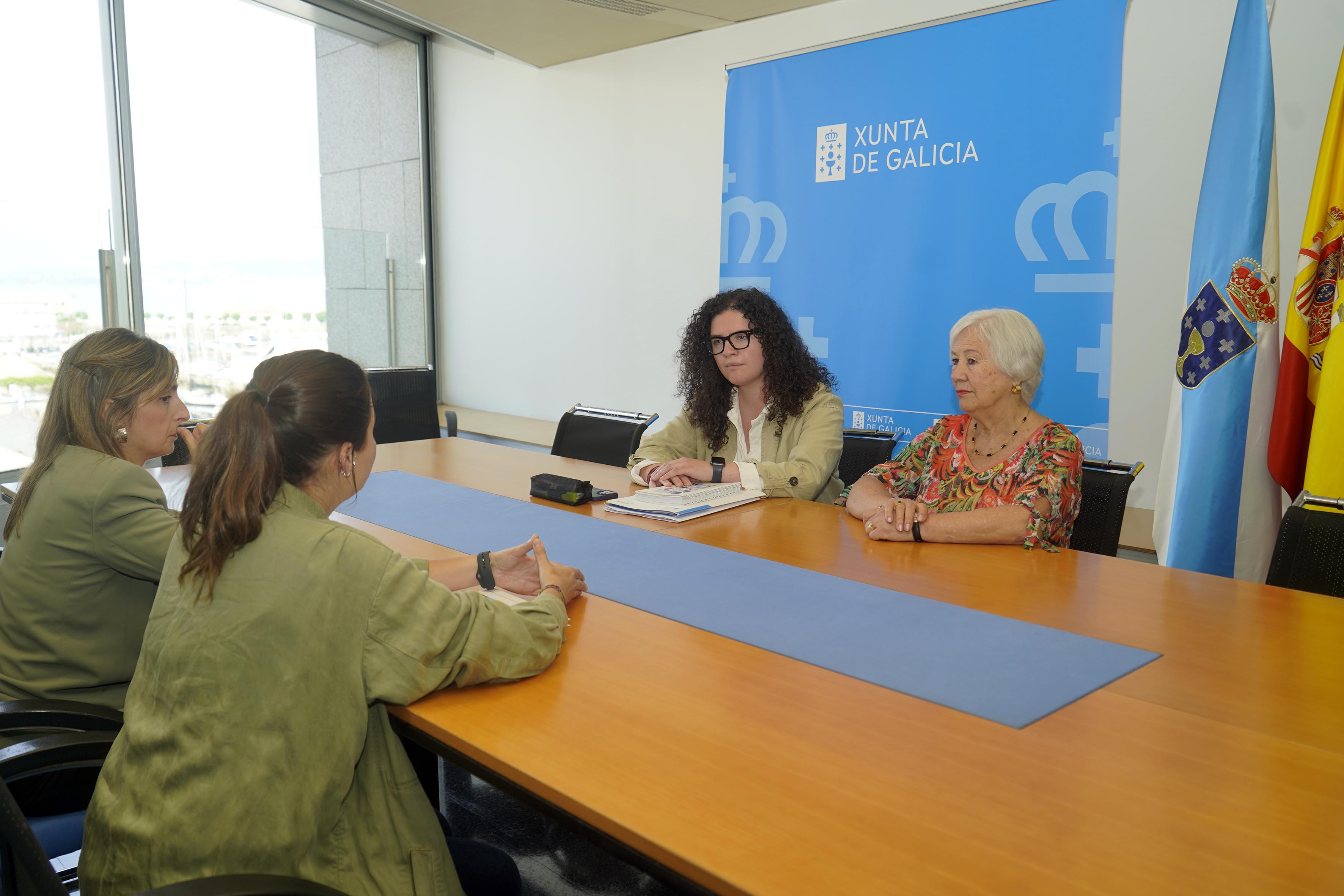 Image 0 of article A Xunta concede máis de 2 M€ para programas de conciliación e de atención a mulleres vulnerables